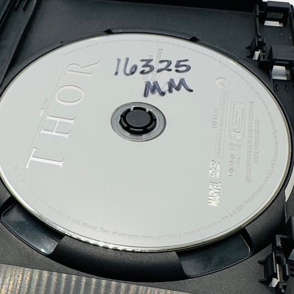 2 Piece Marvel Studios Thor Dvd's And Blue-ray - Picture 7 of 8